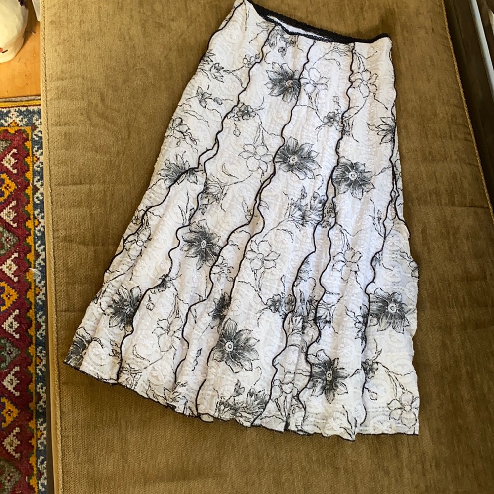 Linea  Domani white lace midi skirt